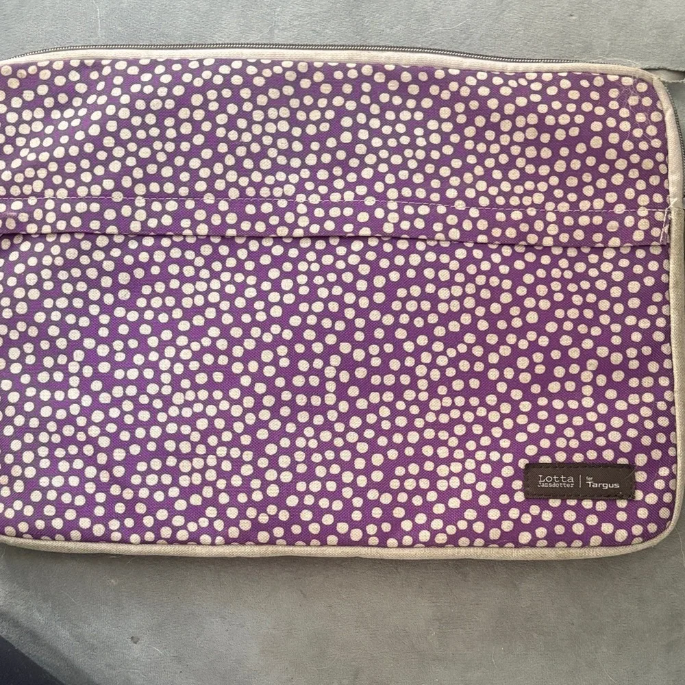 Targus Purple and White Polka Dot Laptop Sleeve